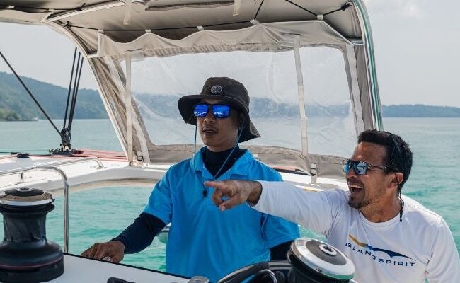 Local sailing expertise during a yacht charter in Thailand